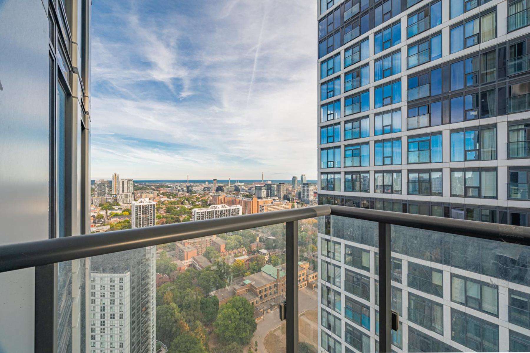 Toronto Garden Suites Buitenkant foto